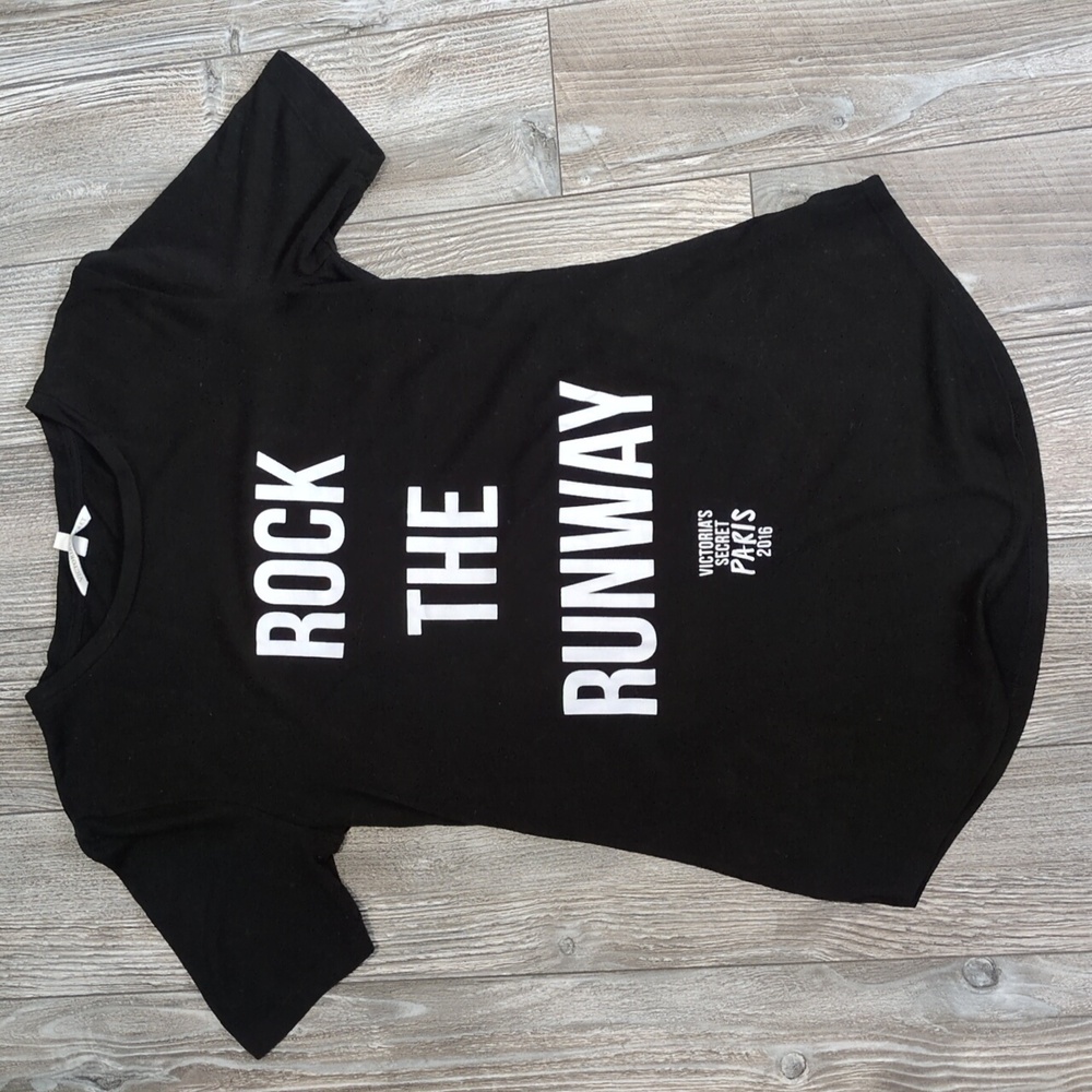Victoria's Secret 2016 Paris Fasion Show T-Shirt Rock the Runway XS / S